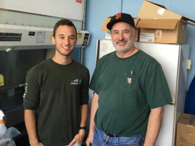 Professor Stuart Feinstein (right) with one of his undergraduate mentees; Photo: Jen Duncan