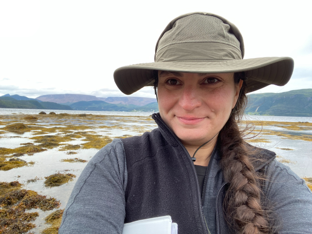 Jessica Rebecca Bean ‘05 (CCS Biology) in the intertidal in Newfoundland, Canada