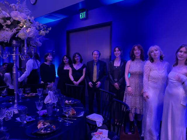Chancellor Yang with L&S and CCS art students