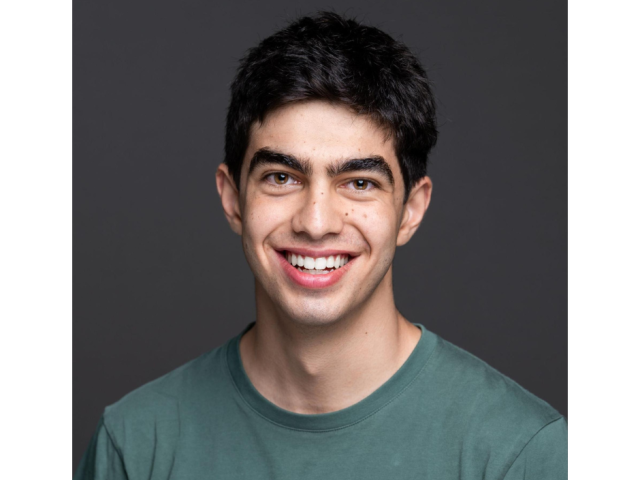 Mark Zakharyan ’27 (CCS Physics)